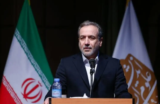 ما الحقيقة؟.. إيران تنفي وترمب يتحدث عن مفاوضات مثمرة